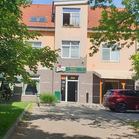 Penzion Arcadia Nové Zámky Dış mekan fotoğraf